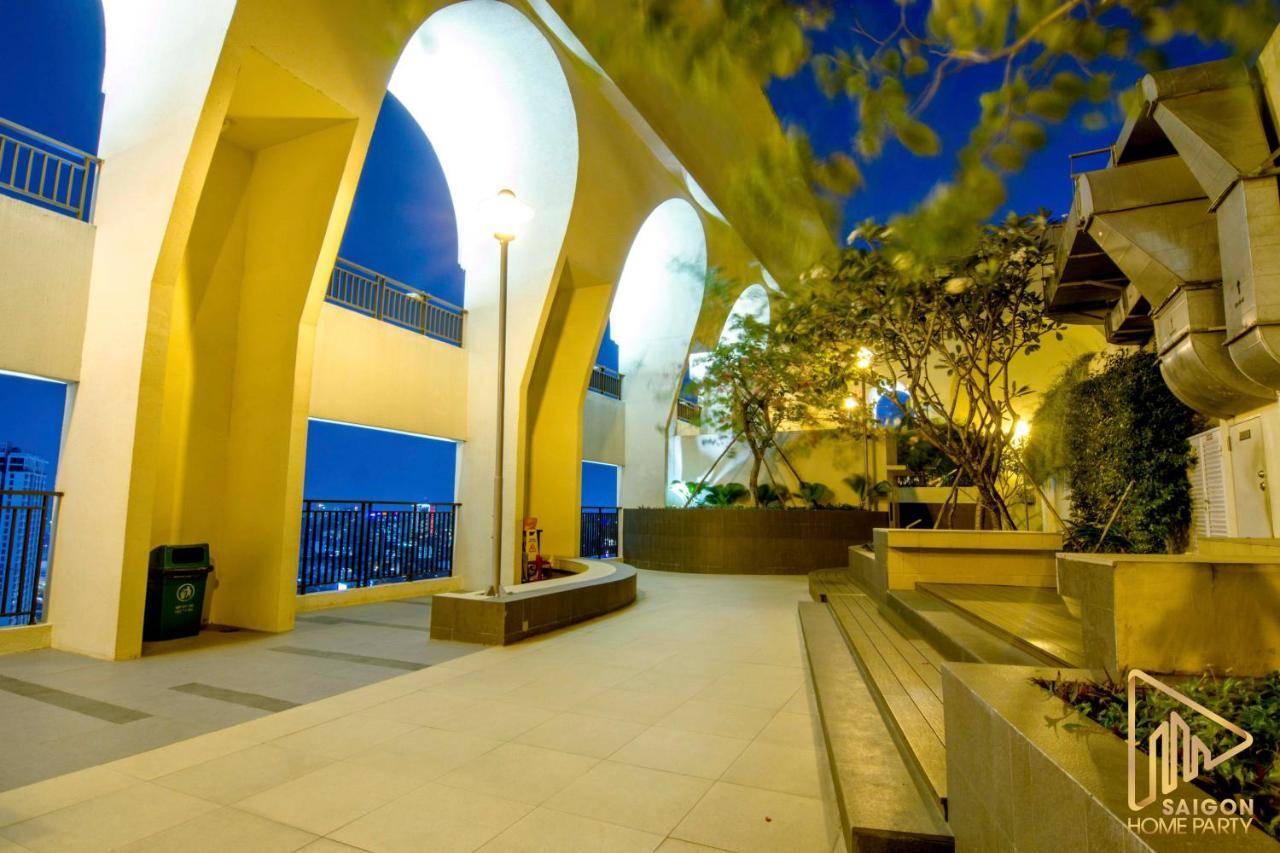 Icon 56 - Free Rooftop Pool Gym 6 Near Ben Thanh Market Хошимин Екстериор снимка